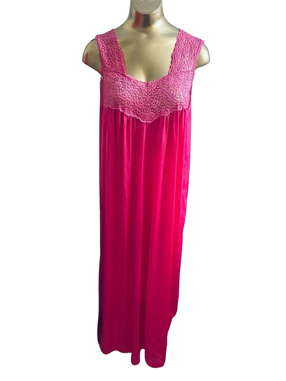 Vintage Vanity Fair Magenta Nylon Nightgown Floral Lace Sleeveless - Large